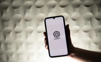 OpenAI зміщує фокус на практичне застосування ШІ, готуючи перший пристрій