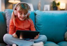 Ляльки перевершують планшети у розвитку ключових когнітивних навичок у дітей