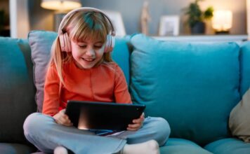 Ляльки перевершують планшети у розвитку ключових когнітивних навичок у дітей