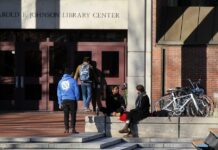 Криза вищої освіти: чому американські коледжі зникають