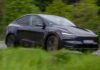 Tesla risolve un problema con la carta