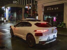 Waymo потрапив у глухий кут через колапс на дорогах 4 липня